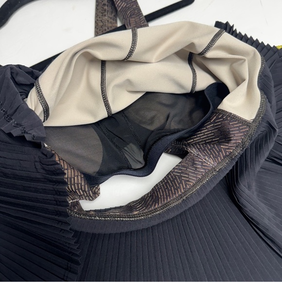 Lululemon city tank peplum out Brown and Black Sleeveless Top size 10 - Picture 10 of 11